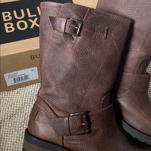 Bull boxer Leather boots run small
